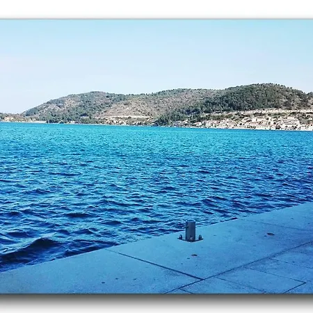 Studio Galatea & Leonidas Apartman Vis
