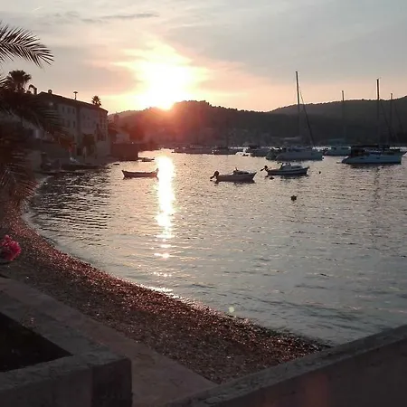 Apartman Studio Galatea & Leonidas Vis
