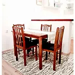 Apartment Studio Leonidas Vis *