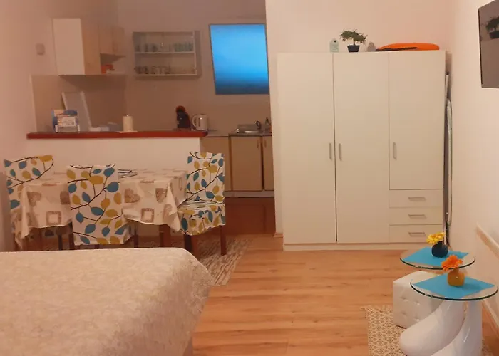 Studio Leonidas Vis Apartman